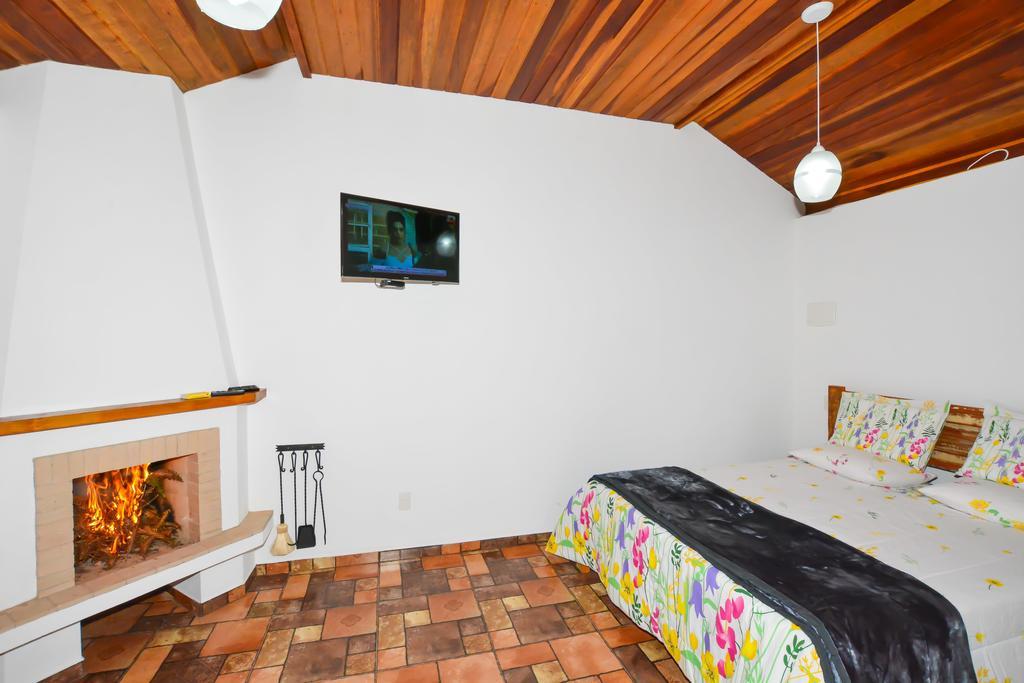 Pousada Bruxa Marela Monte Verde Kültér fotó